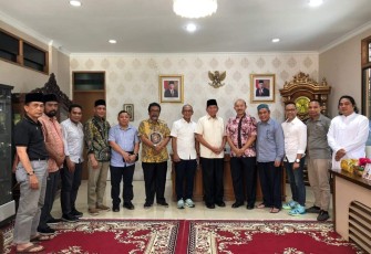 Dokumentasi: Foto bersama pimpinan Universitas Pertamina dan para pengurus LMAR.