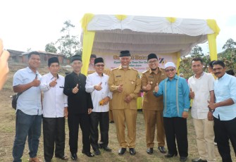 Gubernur Sumbar Mahyeldi meresmikan usaha peternakan Ayam Potong potong dengan sistem blower.