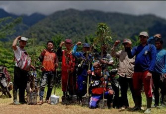 Serikat Petani Penampihan dan Tugu Lawang Nusantara Peringati Hari Gerakan Satu Juta Tanam Pohon