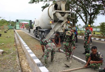 Pengecoran sisi jalan masuk Kodim 0913/PPU