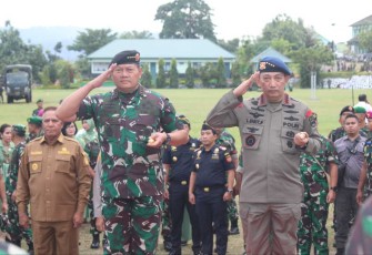 Panglima TNI Laksamana Yudo Margono bersama Kapolri Jenderal Listyo Sigit Prabowo 