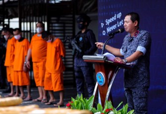 Direktur Wastahti BNN RI Samudi saat memberikan keterangan pers pemusnahan barang bukti ganja di Jakarta, Rabu (18/1)