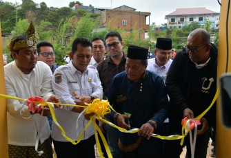 Gubernur Ansar saat Resmikan Fasilitas Gedung di SMAN 25 Batam