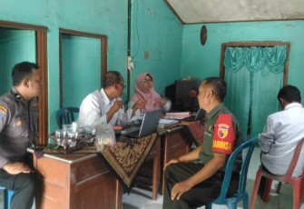 Komsos bersama aparat desa binaan 
