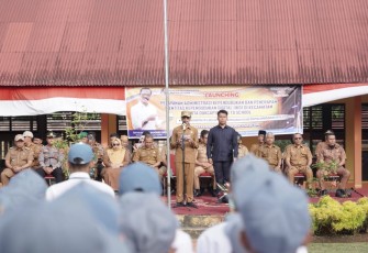 Pemkab Limapuluh Kota menyelenggarakan Disdukcapil Goes to School di SMA Negeri 1 Situjuah Limo  Nagari.