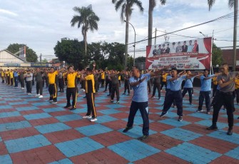 Olahraga bersama personel Lanud Sugiri Sukani 