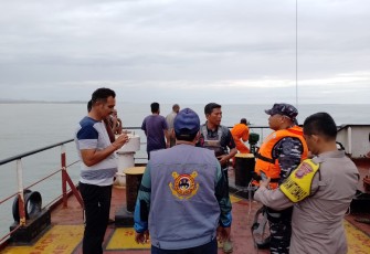 Penyelamatan kapal nyaris tenggelam