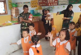 Babinsa masuk sekolah wilayah binaan 