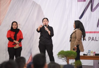 Puan Maharani saat berdialog dengan petani di Sumatera Selatan 
