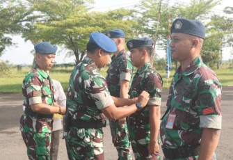 Kenaikan pangkat personel lanud Sugiri Sukani 