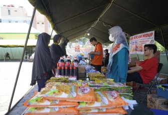 Pasar murah Korem 143/HO
