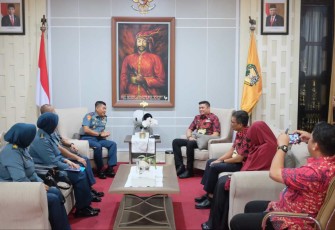 Danlantamal VI Makassar Brigjen TNI (Mar) Amir Kasman saat kunjungan ke Bupati Gowa, Kamis (4/5)