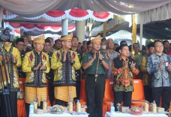 Dandim 1001/HSU-BLG Letkol Inf Dhuwi Hendradjaja saat menghadiri peringatan hari jadi Kabupaten HSU ke 71, Kamis (11/5) 