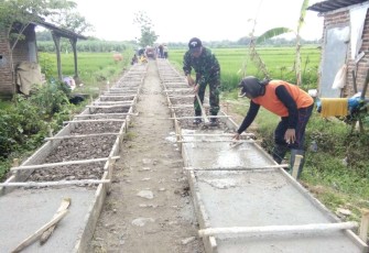 Pengecoran jalan desa wilayah binaan 