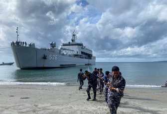 Satfib Koarmada III saat latihan Beaching dan Retrack