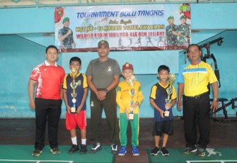 Turnamen bulutangkis HUT Ke-65 Kodam VI Mulawarman 