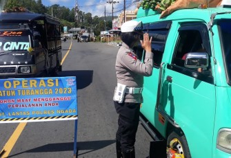 Satuan Lalulintas Polres Ngada, Melaksanakan Operasi Patuh Turangga 2023, Bertempat di Jalur Negara Ngada-Ende-Matim, Sabtu (15/07/2023)