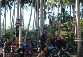 Olahraga bersama warga di lokasi TMMD 