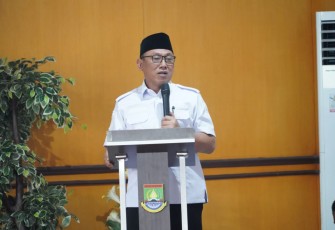Walikota Cilegon Helldy Agustian saat memberikan sambutan dalam acara Citangkil Bersholawat bersama Ulama dan Umaro di aula Kecamatan Citangkil, Kamis (3/8)