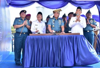 Kasal Laksamana TNI Muhammad Ali saat meresmikan gedung Lanal Dumai, Jum'at (4/8)
