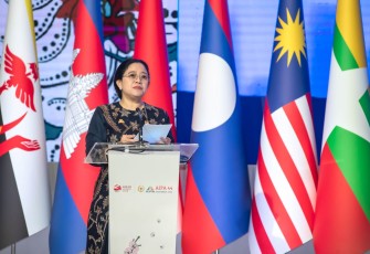 Puan Maharani saat membacakan dan mensahkan 30 Resolusi AIPA 2023 di Jakarta Rabu (9/8)
