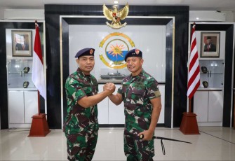 Kolonel Laut (P) Rahadian Rahmadi bersama Pangkoarmada III Laksamana Muda TNI Rachmad Jayadi, Jum'at (11/8)