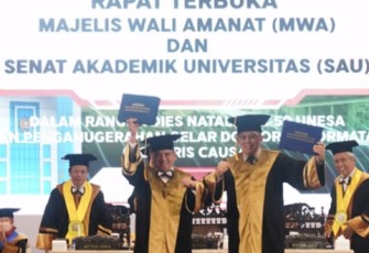Penganugrahan Dr.HC Komjen Anang Revandoko dan Komjen Andap Budhi Revianto dari Unesa, Senin (14/8)