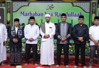 Kapolda Jatim Irjen Pol Toni Harmanto saat menggelar Konser Sholawat di GOR Polres Bojonegoro, Senin (18/9) 