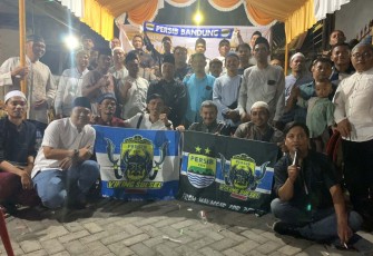 Viking Sulsel foto bersama usai melaksanakan maulid Nabi Muhammad SAW 1445 H, Senin (9/10) 