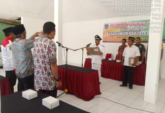 Pelantikan perangkat desa di wilayah binaan