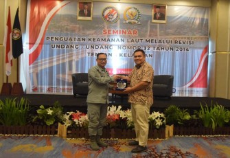Penyerahan cindera mata