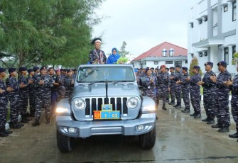 Tradisi penyambutan Pangkoarmada III