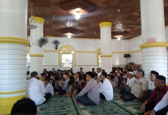Pemkab Pasbar Laksanakan Jumat Berkah di Pulau Panjang 