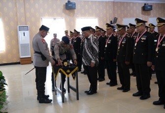 Kapolda Sultra Pimpin Upacara Wisuda Purna Bakti