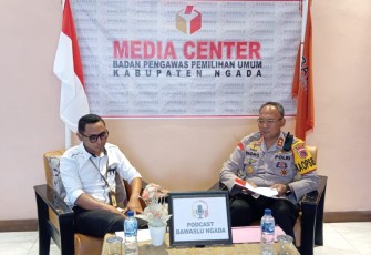 Kapolres Ngada AKBP Padmo Arianto saat podcast bersama sahabat Bawaslu kabupaten Ngada, Rabu (13/12)