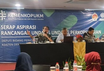 Pengamat Ekonomi Kerakyatan UGM Revrisond Baswir
