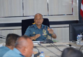 Kepala Staf Koarmada III Laksamana Pertama Singgih Sugiarto