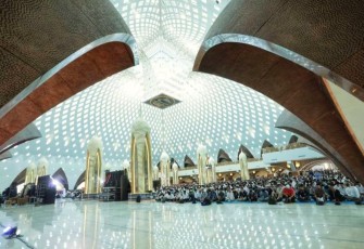Masjid Al Jabbar di Gedebage Kota Bandung