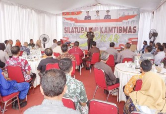 Dandim 0801/Pacitan Letkol Inf Roliyanto saat memberikan sambutan dalam silaturahmi kamtibmas tiga pilar