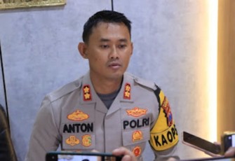 Kapolres Madiun AKBP Anton Prasetyo saat memberikan keterangan pers 