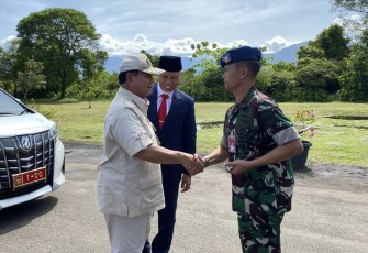 Danlanud Sutan Sjahrir Kol Nav Saeful Rakhmat saat menyambut kedatangan Menhan Prabowo Subianto 