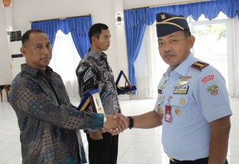 Dandepohar 40 Kolonel Lek Jauhari saat pelepasan personel purna tugas di Margahayu Bandung 