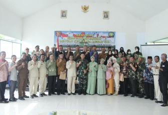 Dandim 1001/HSU-BLG Letkol Inf Dhuwi Hendradjaja komsos bersama KBT, Selasa (16/5) 