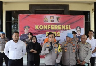 Kapolres Nganjuk AKBP Muhammad saat memberikan keterangan pers, Senin (10/7)