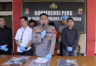 Kapolres Majalengka AKBP Indra Novianto saat memberikan keterangan pers, Selasa (8/8)