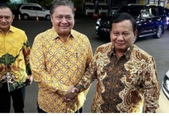 Airlangga Hartarto bersama Prabowo Subianto 
