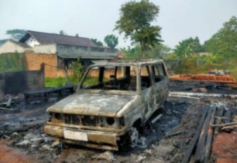 Mobil Toyota Kijang Hangus Terbakar, Senin (25/9)