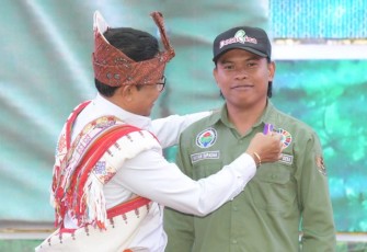 Gus Halim pada puncak peringatan Hari Bakti Pendamping Desa 2023 di Wisata Danau Fatunausus, Desa Fatukoto, Kabupaten Timor Tengah Selatan, Nusa Tenggara Timur (NTT), Jumat (6/10/2023).
