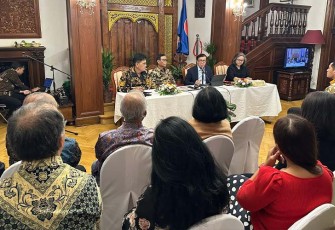 Menko Polhukam Mahfud MD dan Menteri Hukum dan HAM Yasonna Laoly saat mengunjungi Ceko 