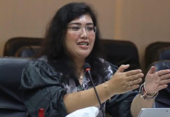 Kepala Biro Humas Promosi dan Protokol, Ariastuty Sirait